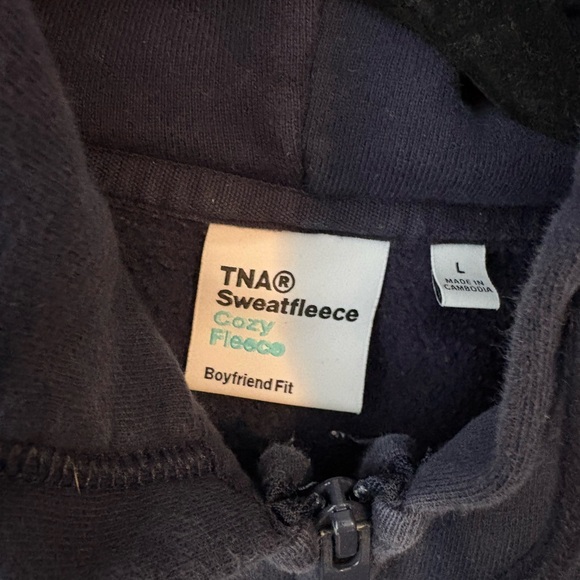 Aritzia TNA Cozy Fleece Boxy Zip Hoodie in Dark Blue (admiral blue) - Picture 4 of 5